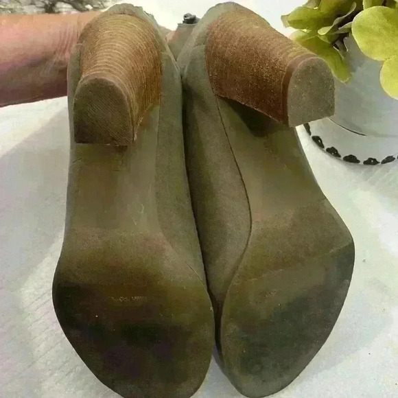 Report Suede Taupe Bootie style name Barnach, 3” heel Size 8.5 - Picture 6 of 7